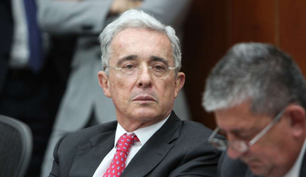 Ordenan detención al expresidente de Colombia Álvaro Uribe