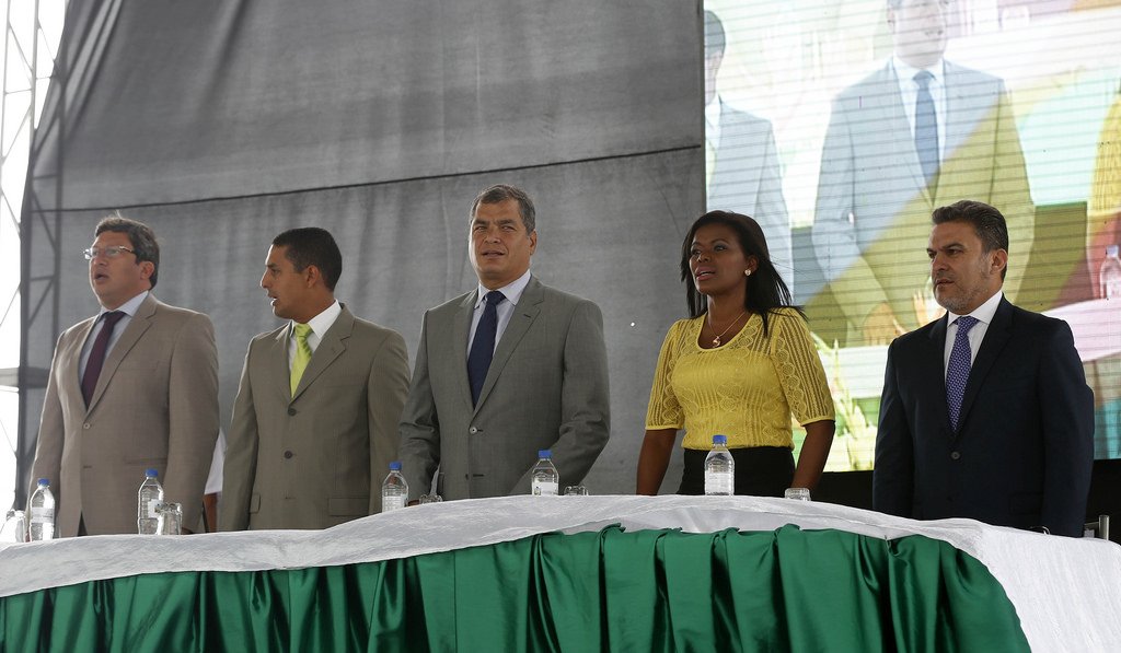 Habitantes de Muisne deben reubicarse, insiste el presidente Correa