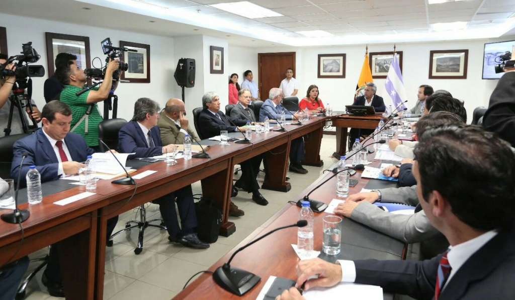Foro de Economía y Finanzas presentó plan estratégico al presidente Moreno