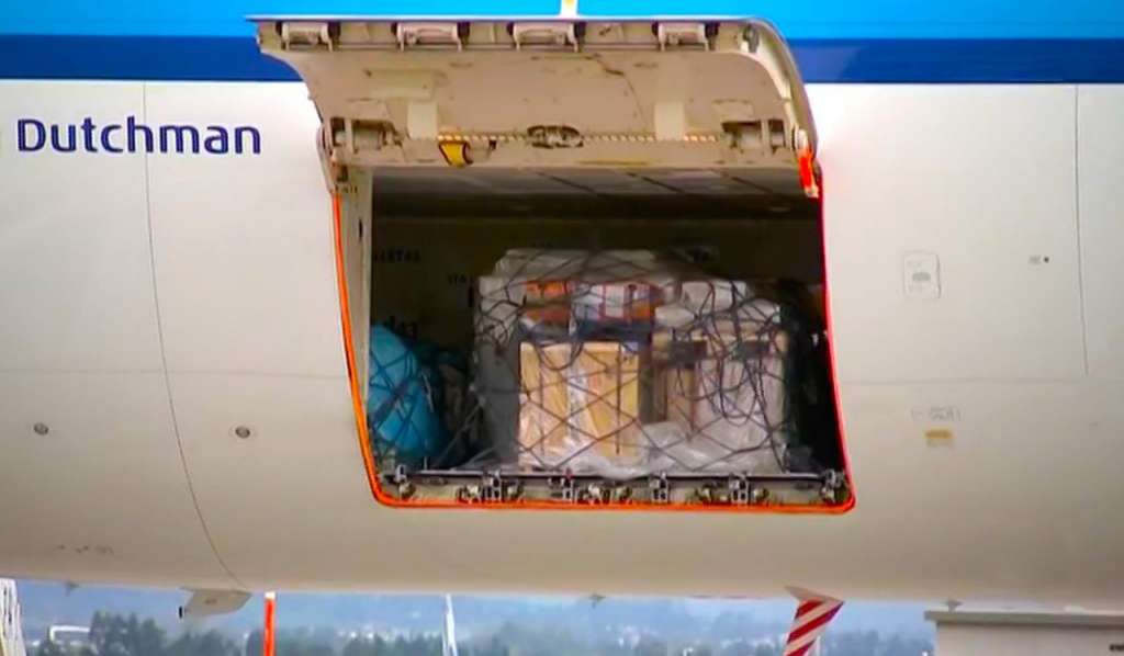 Ecuador recibe el mayor cargamento de la vacuna China contra COVID-19