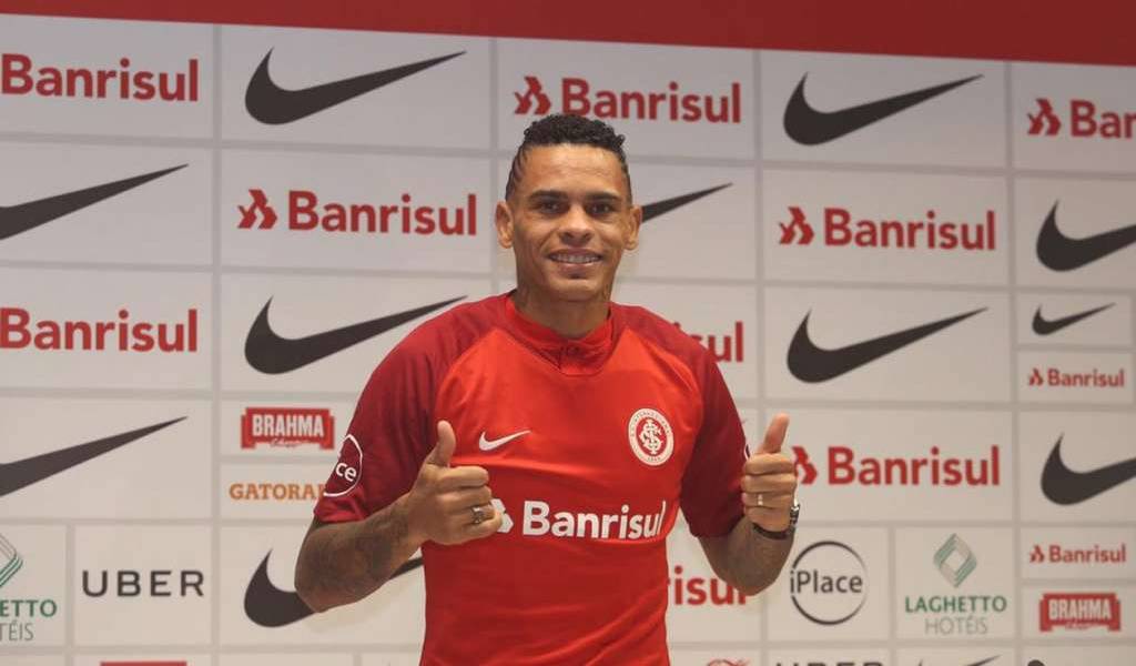 Presidente de Junior afirma que Álvez es nuevo jugador de Barcelona