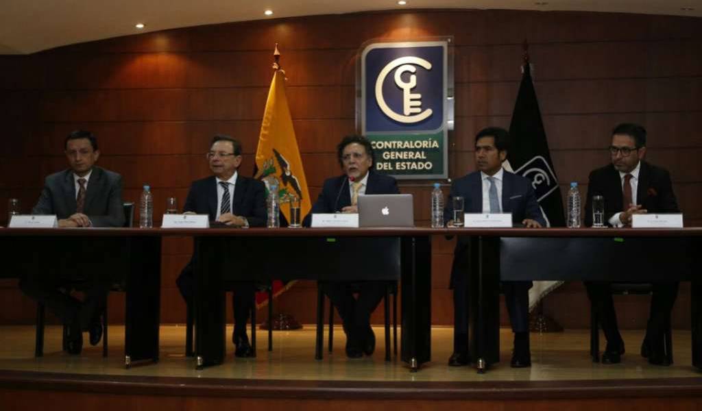 Contraloría determina indicios de responsabilidad penal en contra del expresidente Rafael Correa
