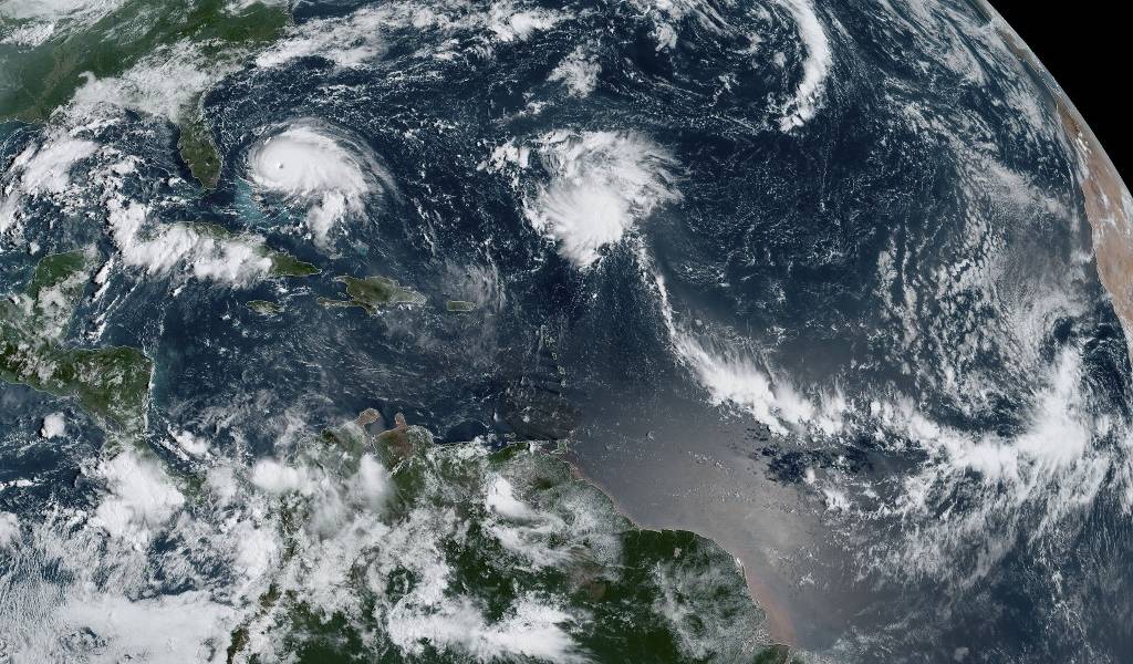 Dorian como huracán de categoría 5 avanza a Bahamas