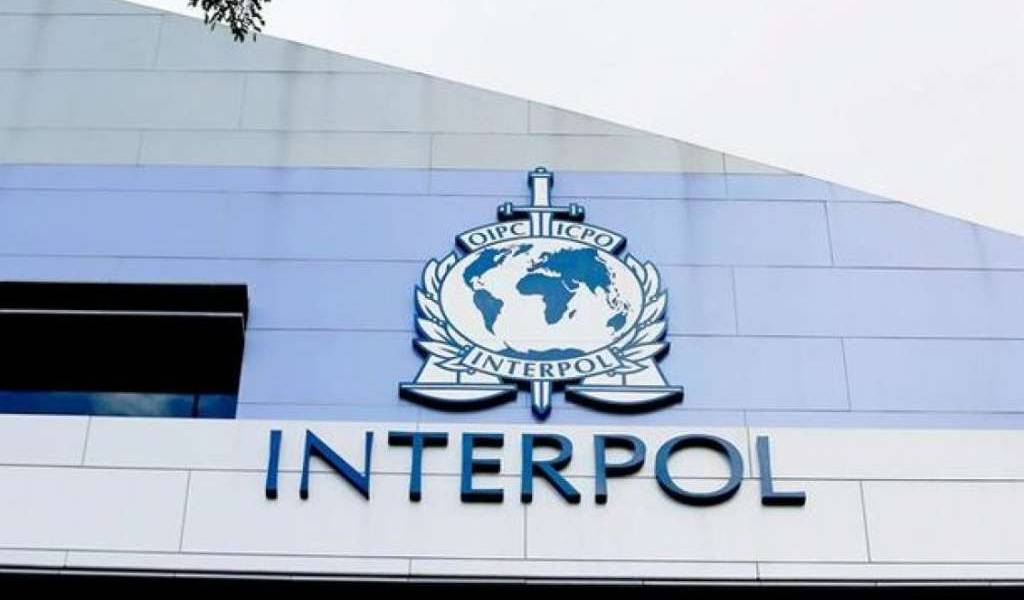 Interpol rechaza reconsiderar pedido contra Correa