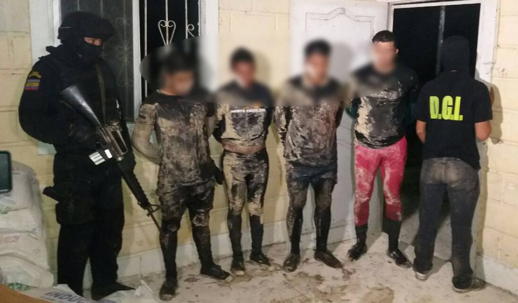 Una banda que asaltaba camaroneras fue detenida en el cantón Balao