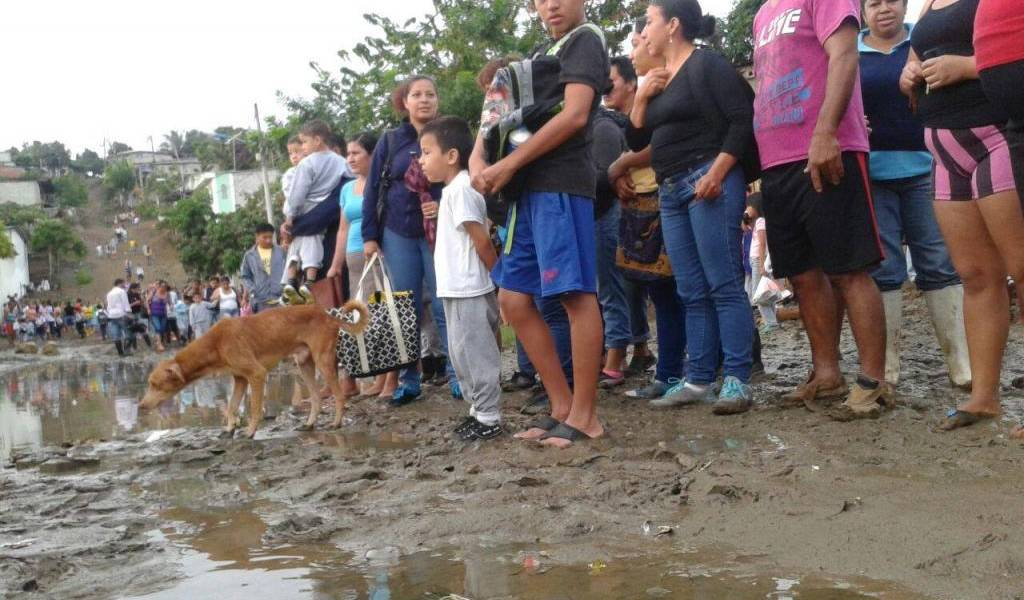 Guayaquil: agua estancada causa molestias en Flor de Bastión