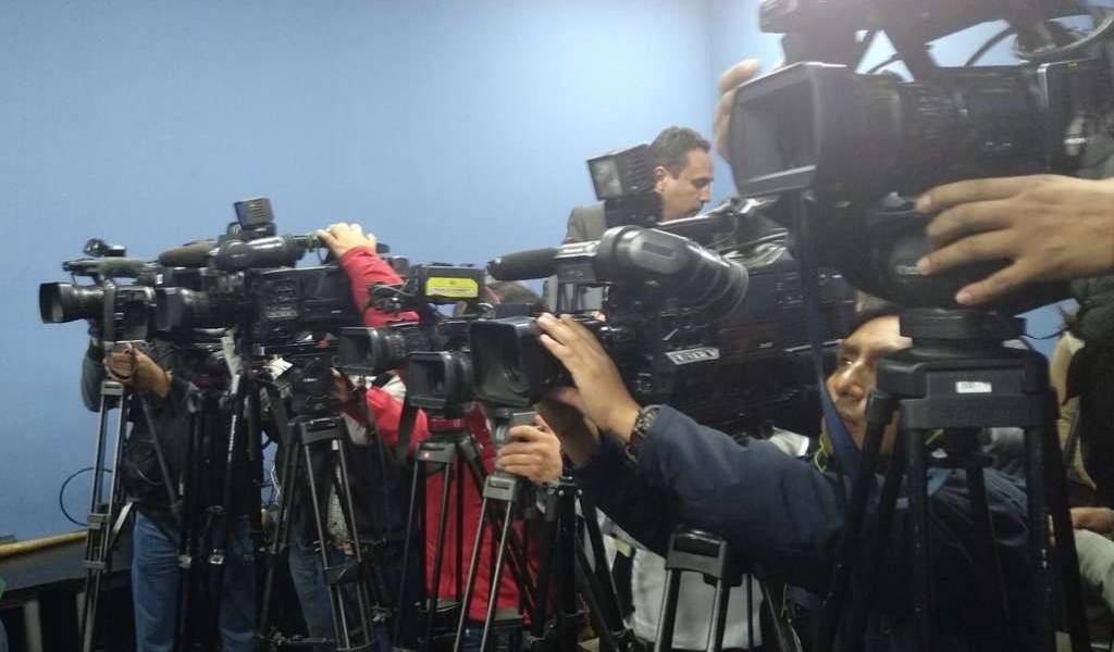 Reacciones por comunicación como servicio público en LOC