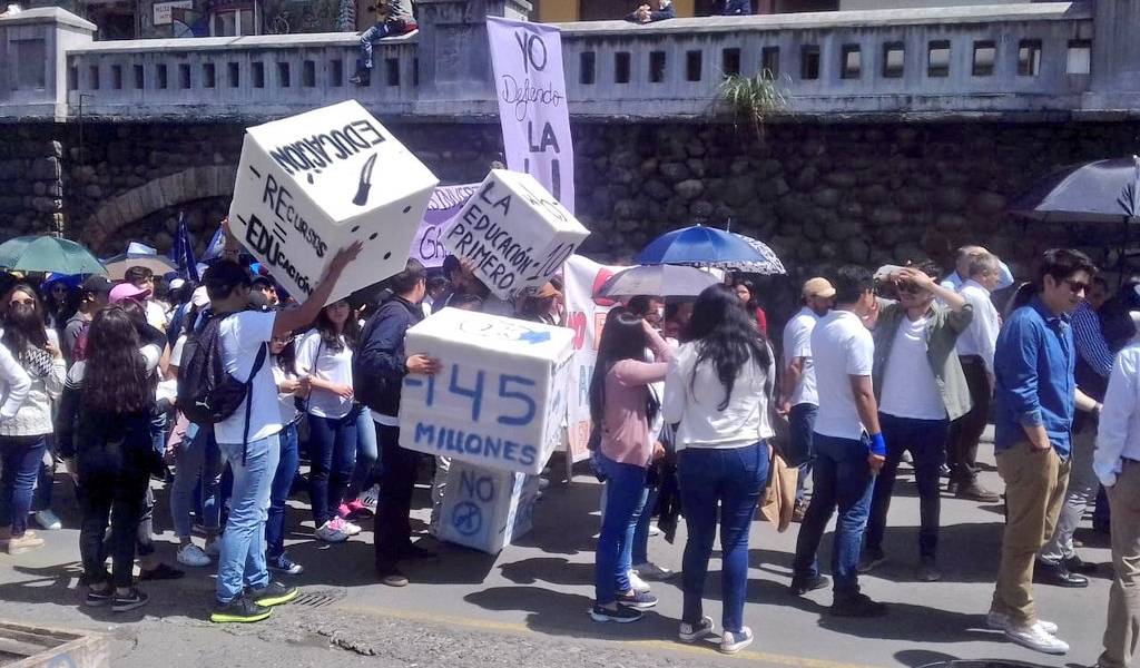 16.000 estudiantes en Cuenca marchan por el presupuesto universitario