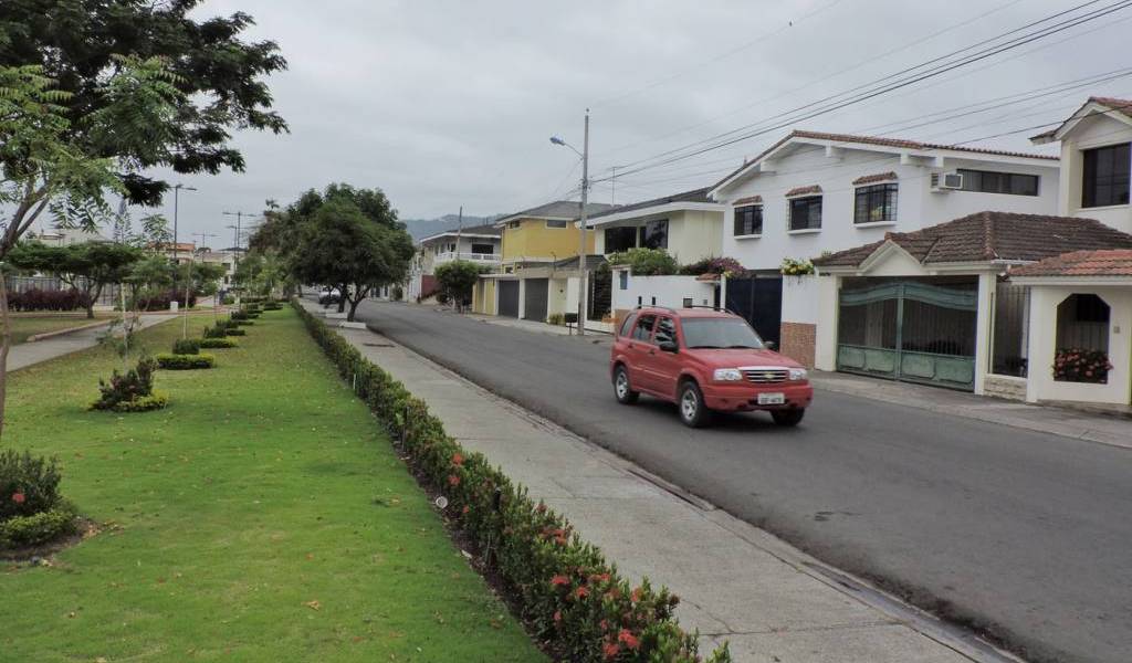 Investigan muerte de mujer en urbanización privada de Guayaquil