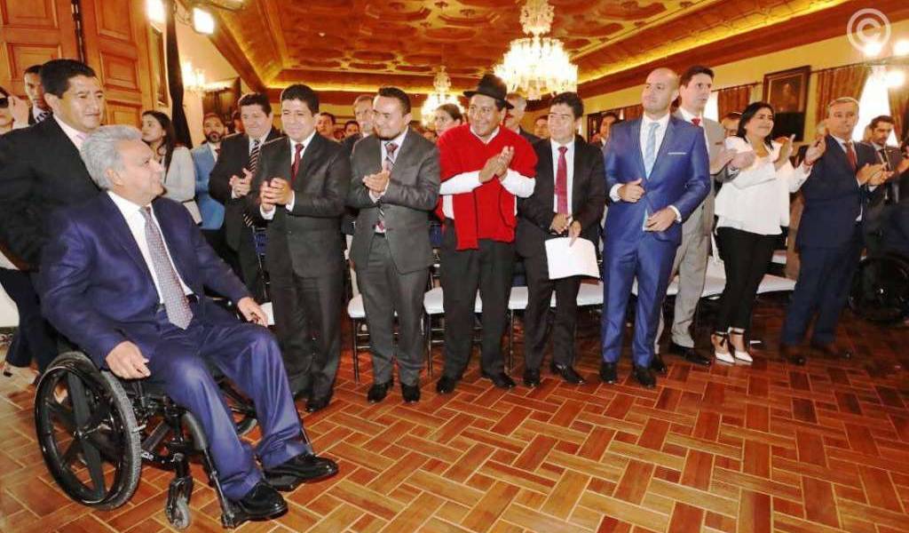 Moreno busca cooperación de alcaldes electos del país