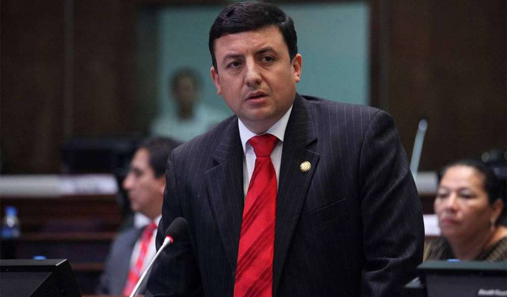 Remueven a embajador de Ecuador en Venezuela