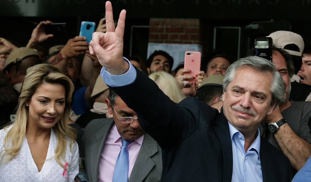 Fernández de la mano de Kirchner gana la presidencia de Argentina