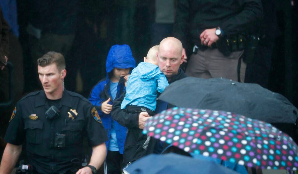 Investigan matanza en escuela en Colorado