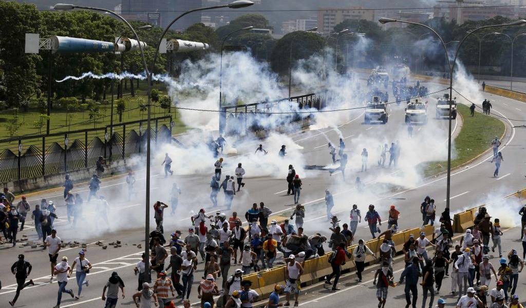 Ecuador condena &quot;episodios de violencia organizada&quot; durante protestas en Venezuela
