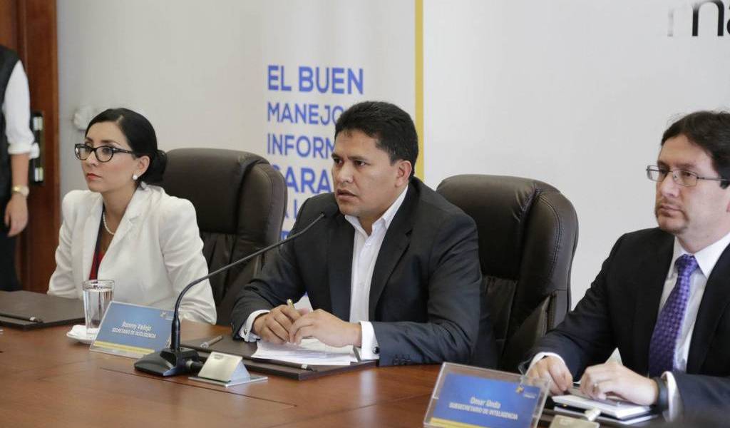 Secretario de Inteligencia rechaza vínculo con instalación de cámara en despacho presidencial