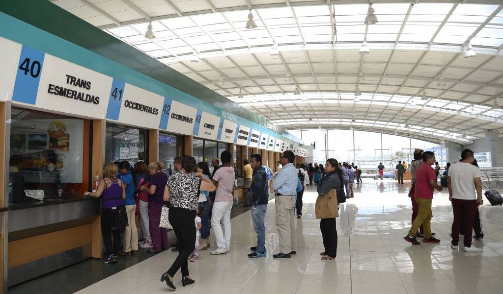 Aumenta afluencia de pasajeros en terminales terrestres