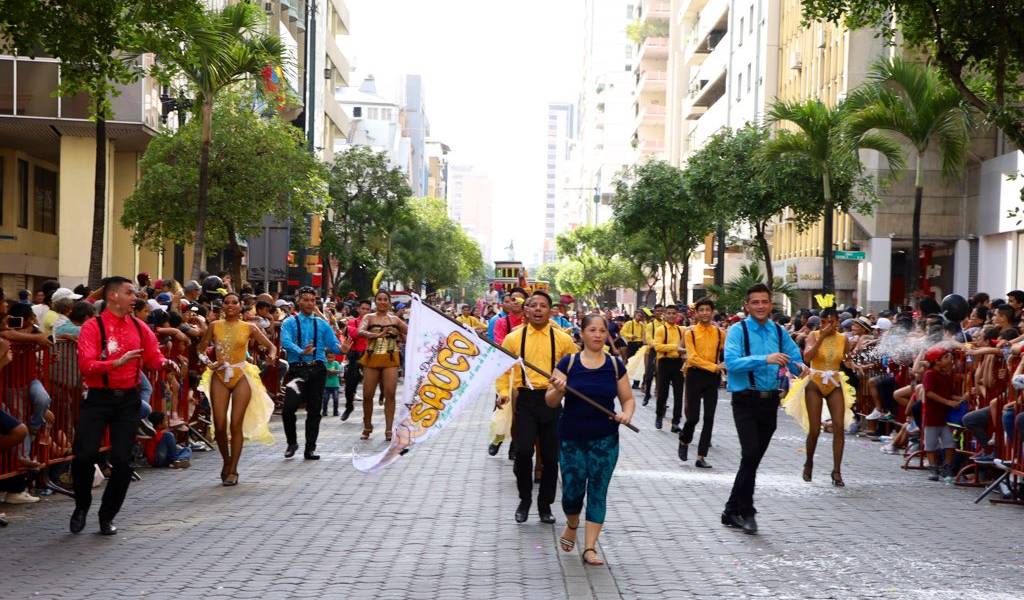Guayaquil es mi Destino en Carnaval, un desfile lleno de alegría y color