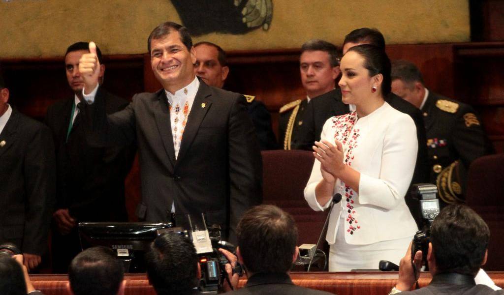 Gabriela Rivadeneira dio inicio a la ceremonia de juramento de Rafael Correa