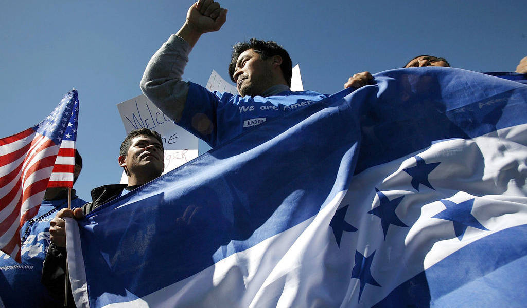 Honduras gestiona ante EE.UU. ampliación de estatus temporal para 60.000 migrantes