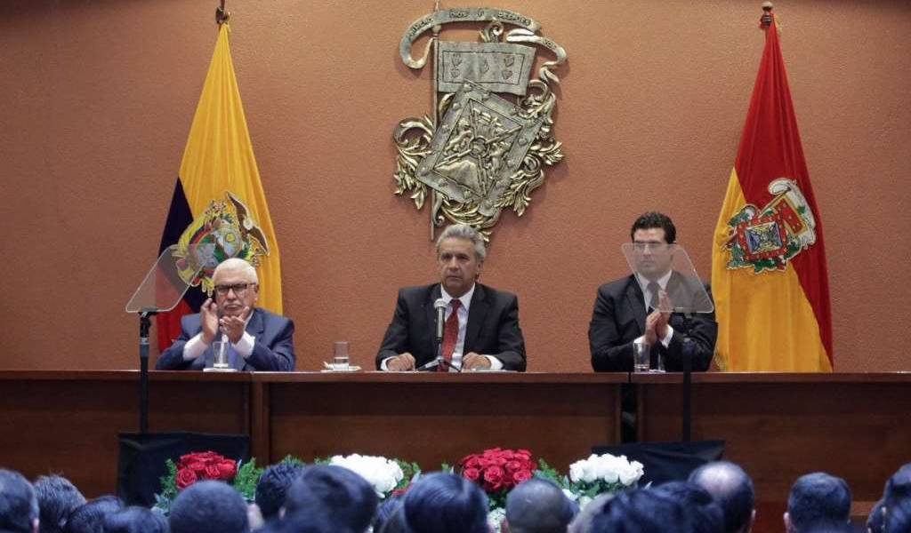 Presidente Moreno rechazó la reelección indefinida en sesión solemne de Cuenca