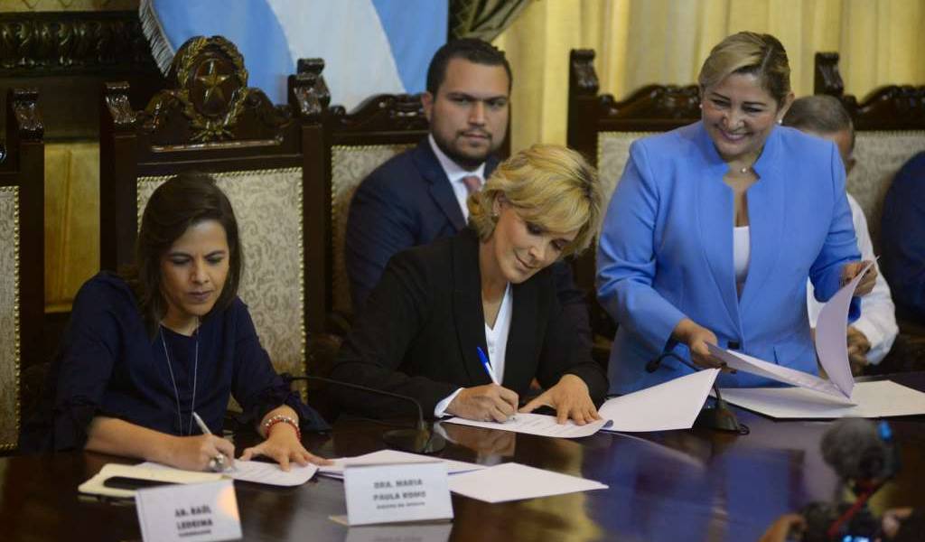 Viteri y Romo firman convenio de seguridad