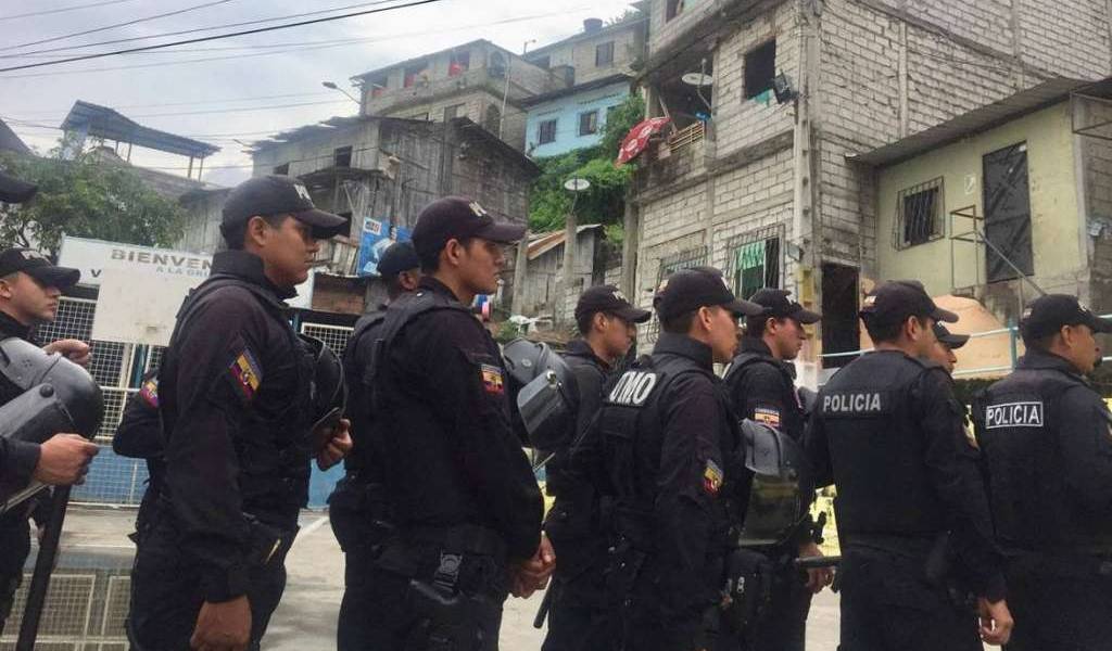 Policía interviene el cerro Las Cabras en Durán