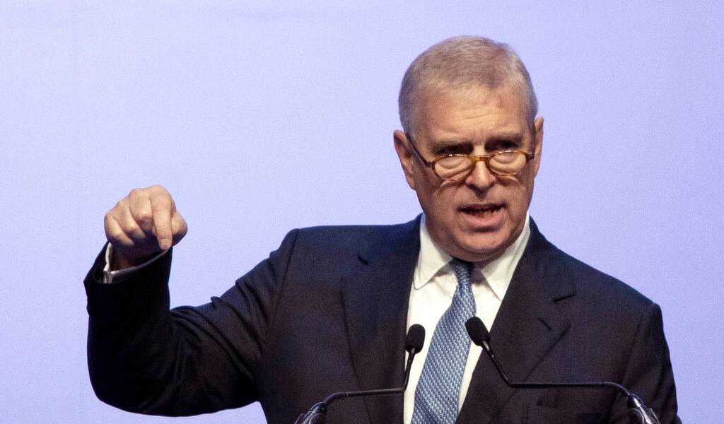 El príncipe Andrés &quot;desconcertado&quot; por petición de declarar en caso Epstein