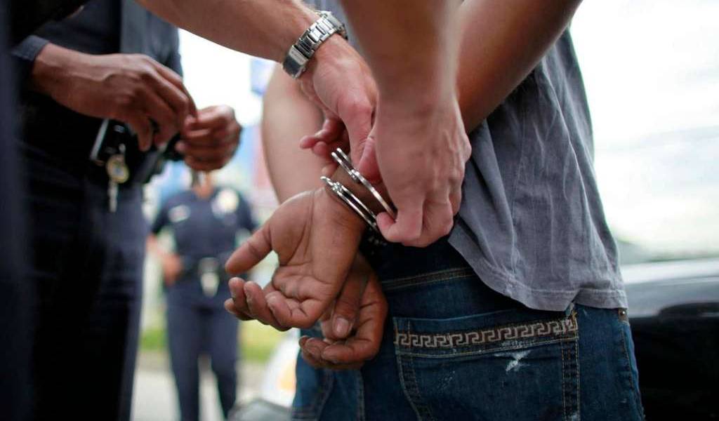 Detienen a gerente de empresa por filtración de datos