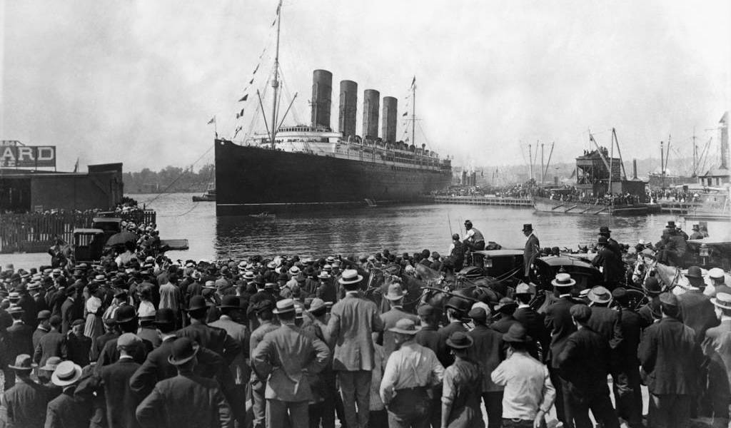 Familiares recuerdan a las víctimas del ‘Titanic’ 102 años después