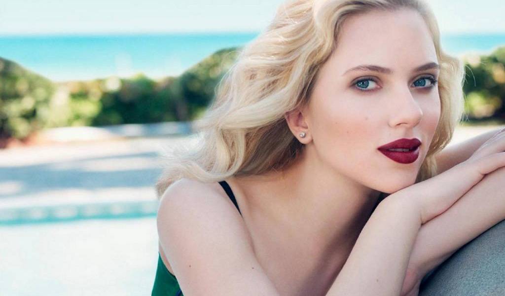 Scarlett Johansson usa vinagre para limpiar su piel