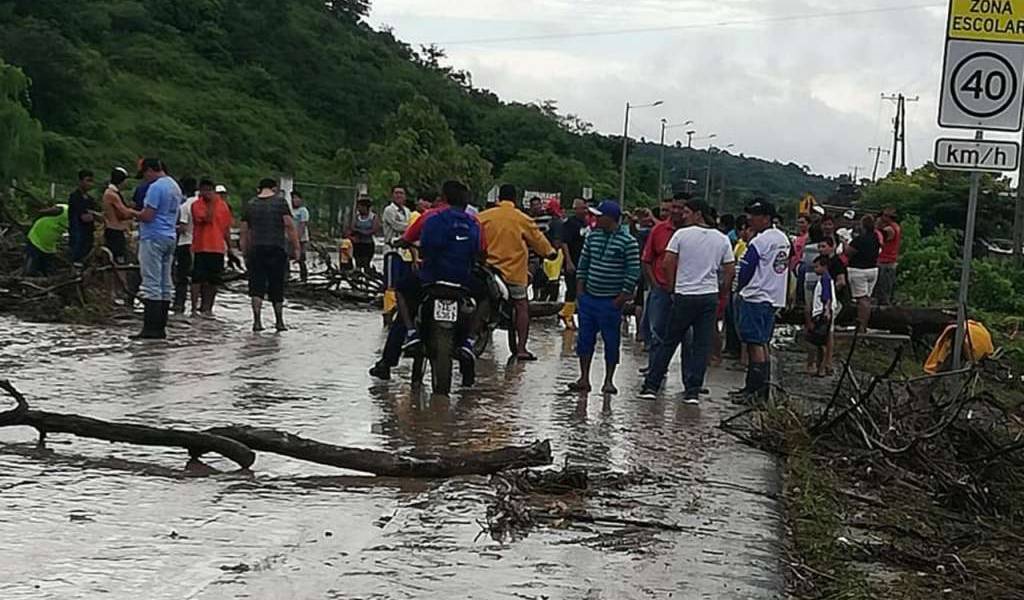 Deslaves, crecida de ríos y al menos 250 viviendas afectadas por el invierno en Manabí