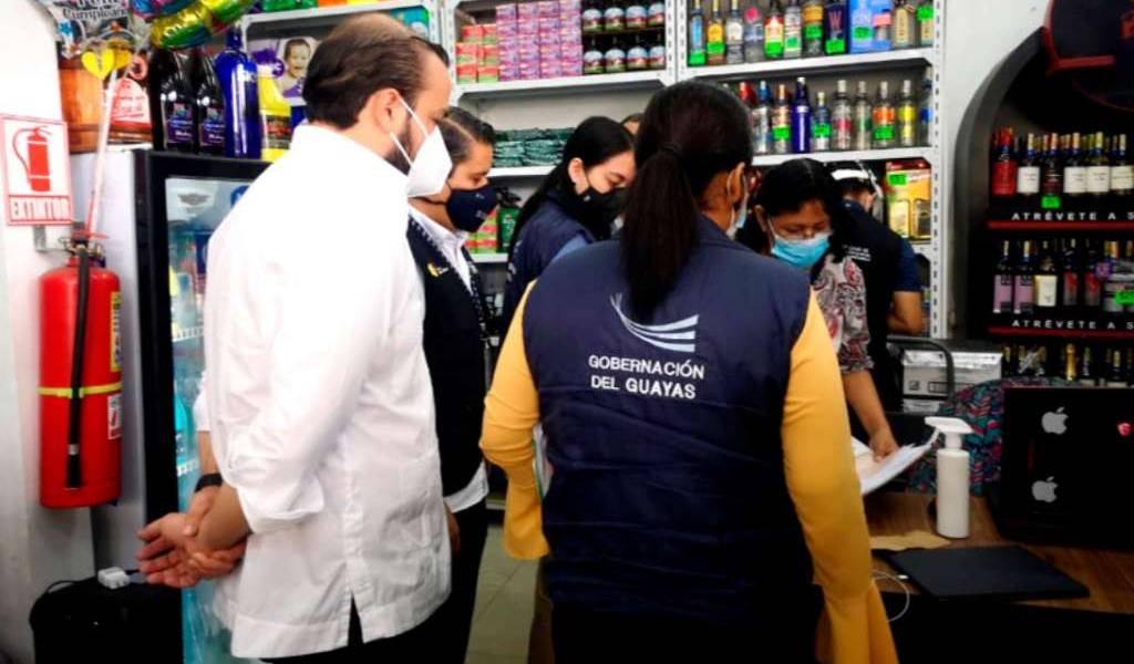 4 dueños de licoreras en Guayaquil fueron citados por irregularidades
