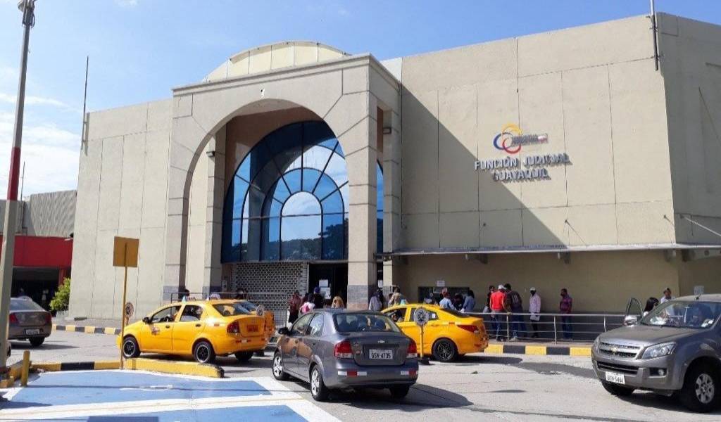 Una amenaza de bomba paralizó de nuevo las actividades del Complejo Judicial Albán Borja