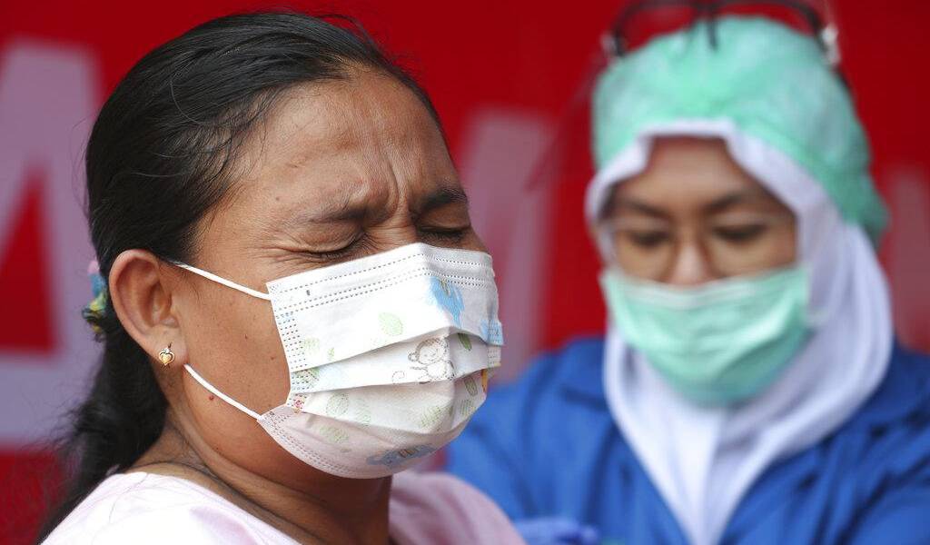 Las tres marcas de vacunas con las que se inoculan en Ecuador son efectivas