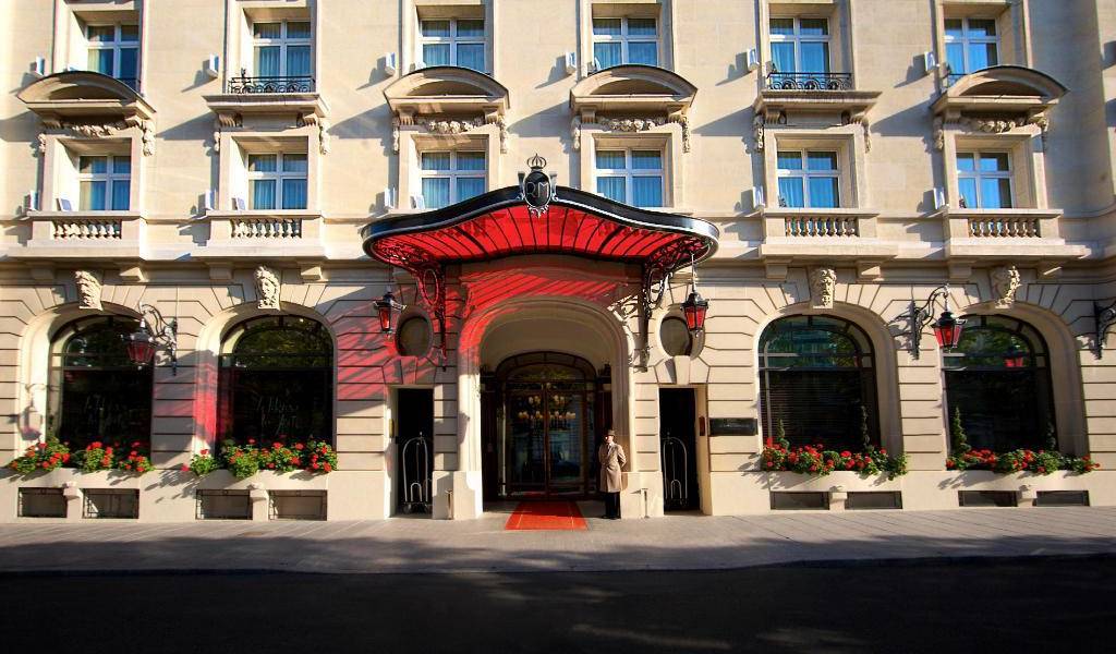 Messi y su familia se hospedan en lujoso hotel de París que la noche vale $1039 dólares