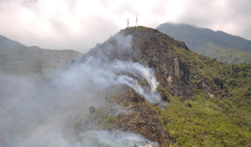 Incendio forestal en Baños deja afectaciones en 5 hectáreas de vegetación
