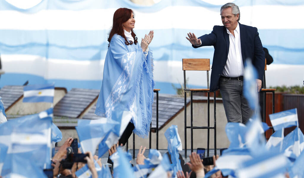 Fernández de la mano de Kirchner gana la presidencia de Argentina