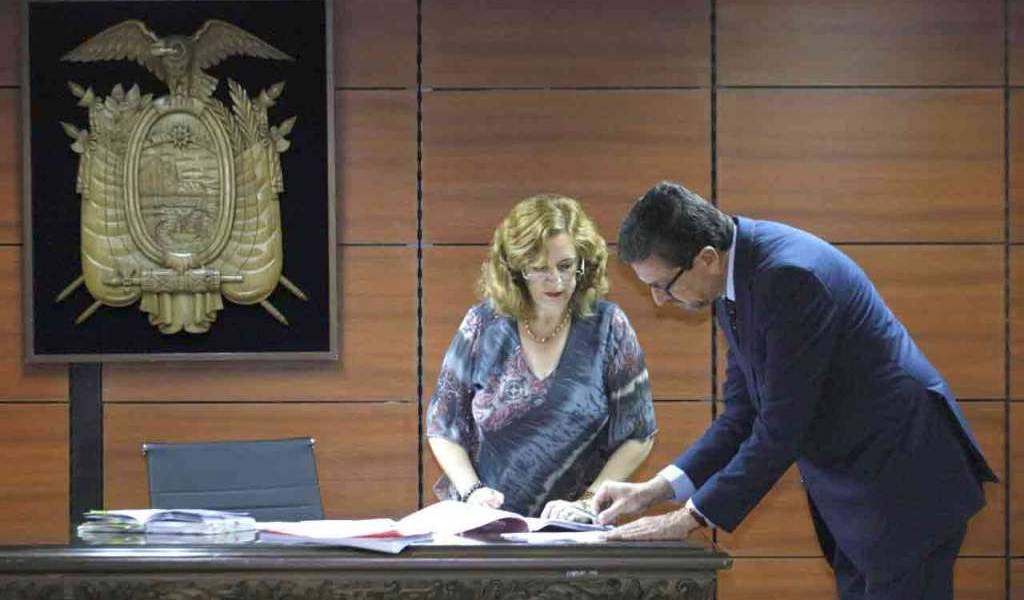 Sobornos: Procurador reconoce firma en acusación