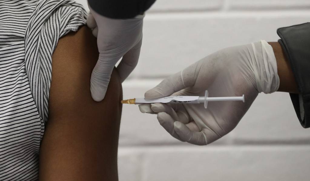 Brasil autoriza ensayos de vacuna de una empresa china