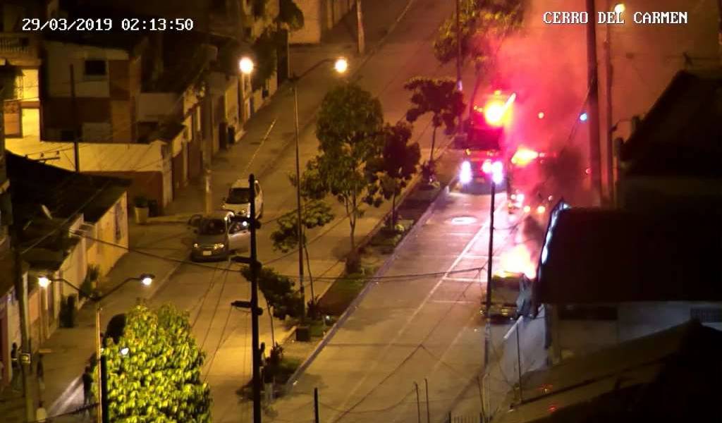 Incendio vehicular no deja heridos en Guayaquil