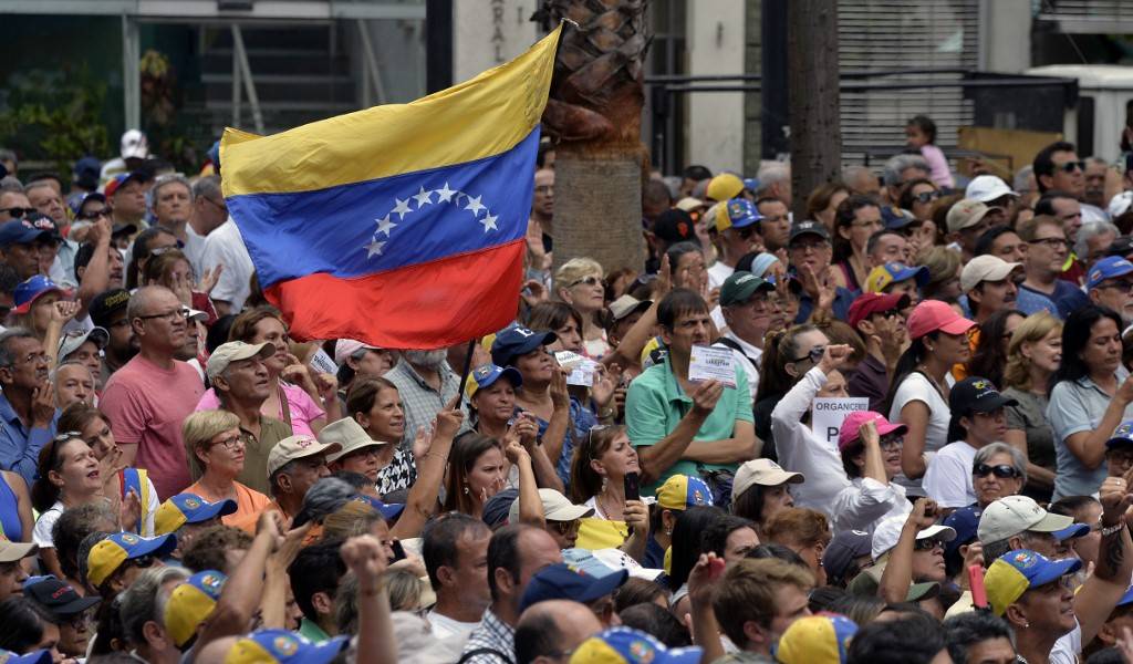 Chavismo convoca a marchas en respuesta a Guaidó