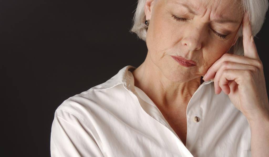 Hormonas para la menopausia pueden aumentar riesgo de sufrir cáncer de ovario