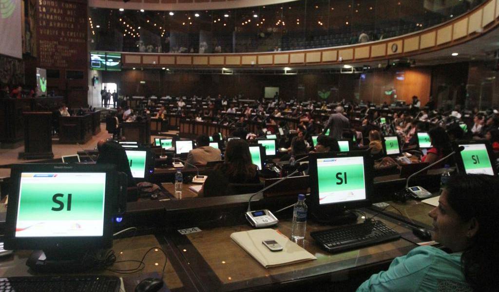 Oficialismo analiza mecanismo a usar para aprobar la reelección indefinida