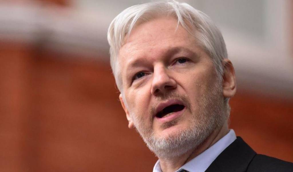 Assange dice que hizo broma a candidato Lasso al pedirle abandonar el país