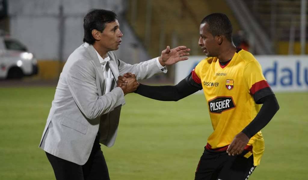 Nixon Molina se recuperó y jugará ante The Strongest