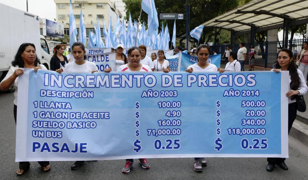 Esposas de transportistas exigen revisión de costos operacionales en Guayaquil