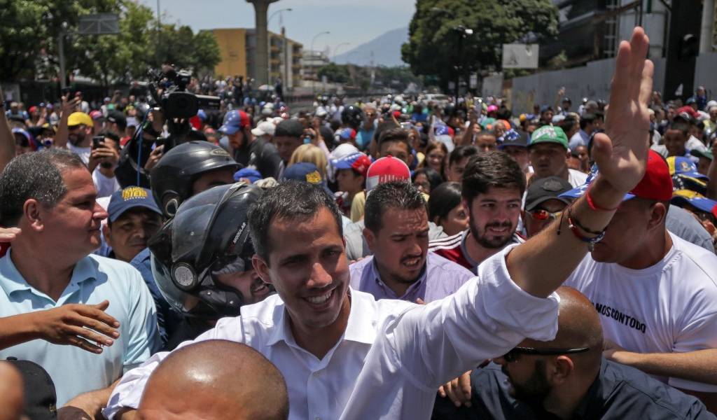 Guaidó plantea huelga general para sacar a Maduro