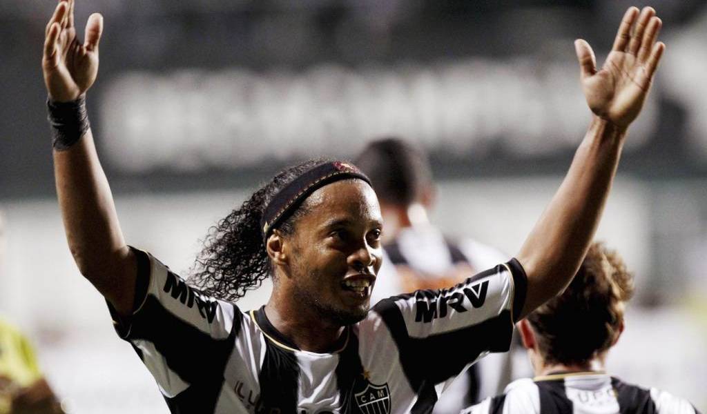 La magia de Ronaldinho Gaúcho en 5 Vines