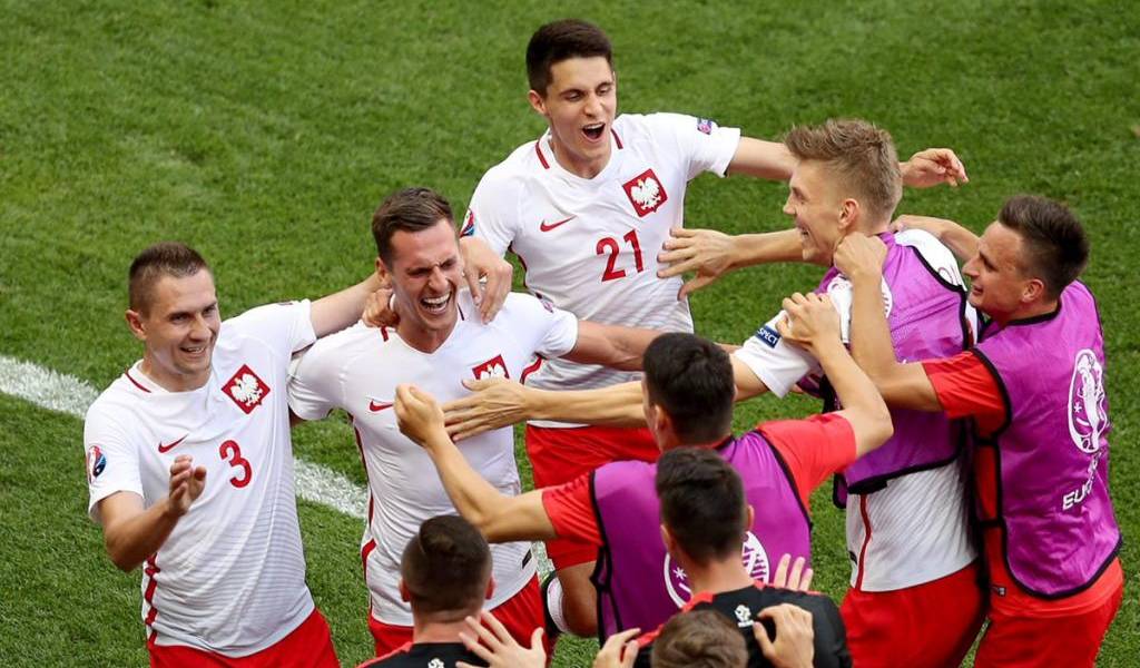 Polonia debuta con victoria en la Eurocopa