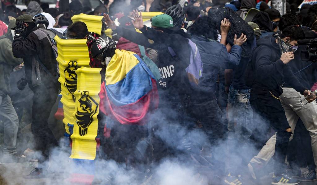 Bogotá: alcalde decreta toque de queda en tres sectores populares